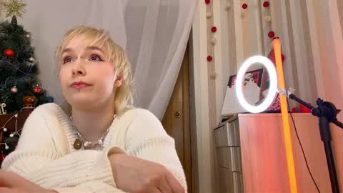 Emmy  help me reach 100 thumbs up online show from January 14, 10:51 pm