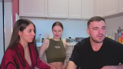 Julia and Mira online show from November 14, 11:45 am