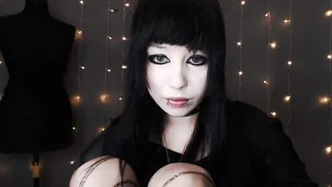 iiiiiiis online show from April 16, 12:22 am