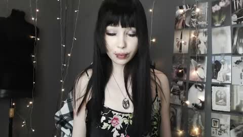 iiiiiiis online show from June 6, 2:50 am
