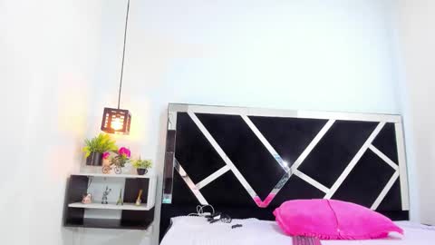 Isabella online show from January 17, 1:42 pm