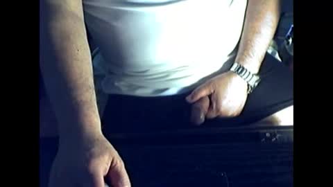 ikissuuuu online show from March 24, 4:13 pm