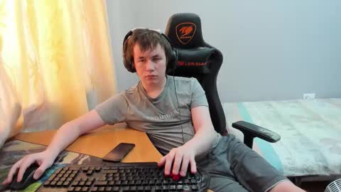 iliaskris online show from February 14, 9:01 am