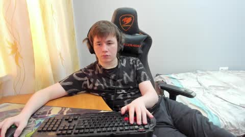 iliaskris online show from March 31, 1:55 pm