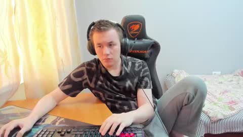 iliaskris online show from November 21, 8:12 am