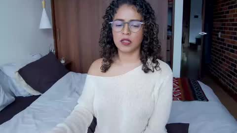 Kloe online show from December 2, 10:07 pm