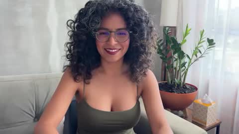 Kloe online show from September 8, 6:40 pm