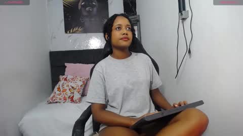 Snapshot of im_ariana chatting on February 21, 8:49 pm Ariana online show from February 21, 8:49 pm