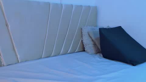 aurora online show from November 27, 8:27 pm