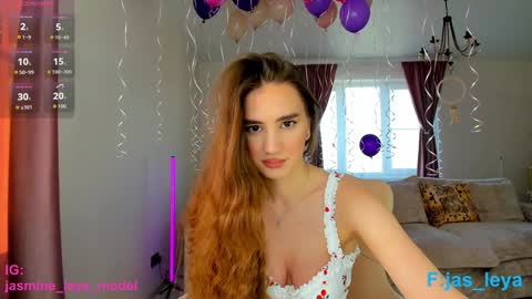 Snapshot of im_jasmine chatting on September 26, 4:09 am Leya Fansly Jas Leya online show from September 26, 4:09 am