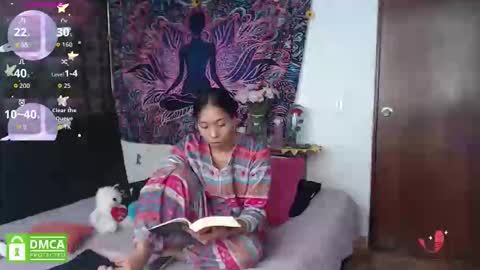 Cutie pie online show from June 7, 5:29 pm