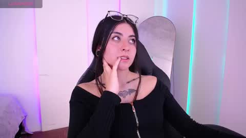 Jade Rosse online show from February 4, 7:07 pm