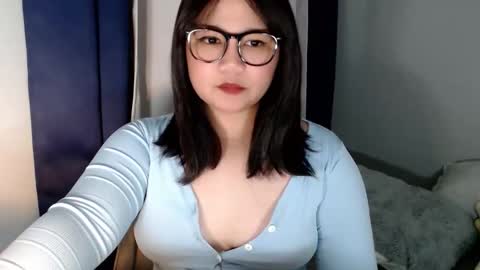 Snapshot of im_ur_cutiewife chatting on October 16, 7:19 am cherryl online show from October 16, 7:19 am