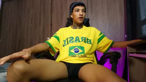 im_usuga online show from June 6, 11:38 am