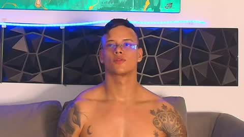 imconor online show from February 17, 11:54 pm