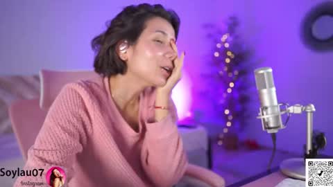 imjess_ online show from November 5, 7:10 am