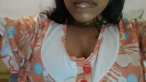 Snapshot of imlovelyrose chatting on February 18, 6:37 pm ROSE online show from February 18, 6:37 pm
