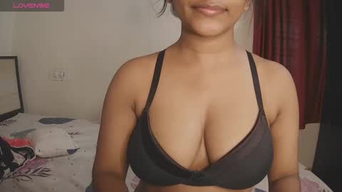 Snapshot of imlovelyrose chatting on September 20, 2:47 am ROSE online show from September 20, 2:47 am