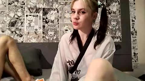 Sam and Jen online show from February 18, 11:10 am