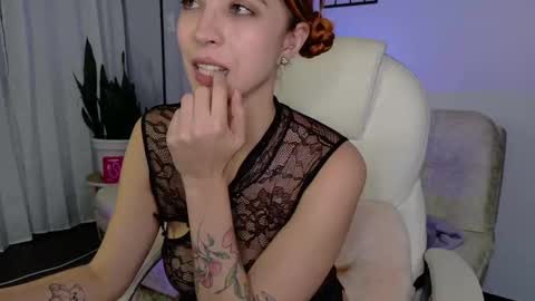 Snapshot of imsiennabellucci chatting on September 9, 11:27 pm Sienna online show from September 9, 11:27 pm