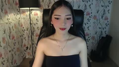 Snapshot of imyourlegalbaby chatting on February 17, 4:31 am Aki online show from February 17, 4:31 am