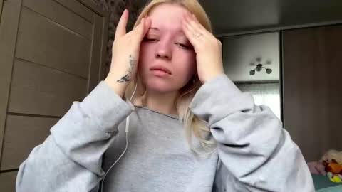 Lola online show from March 1, 9:24 am