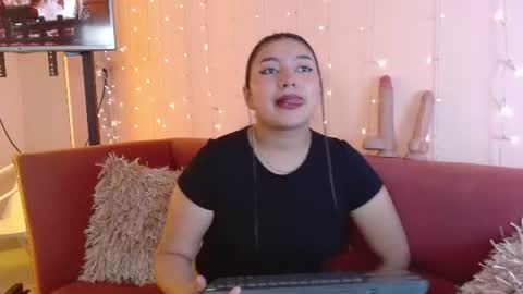 incredible_foxxy online show from July 27, 4:10 am
