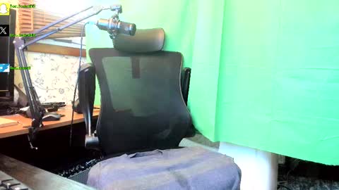 Snapshot of incredibleballbusting chatting on September 27, 7:00 pm Beau Beckett online show from September 27, 7:00 pm