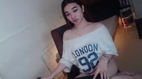 indestructabletrixie online show from March 4, 11:35 pm