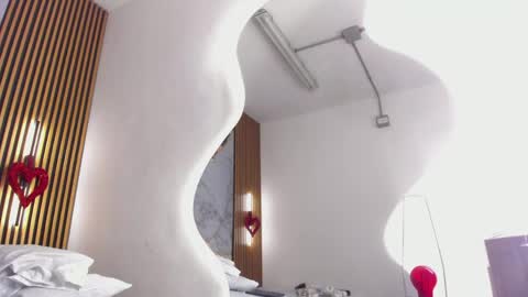 Indi Catalina online show from April 16, 3:12 pm