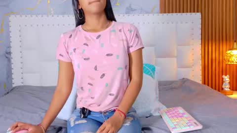 Snapshot of indiancutiie chatting on October 1, 9:35 pm LITTLE AINHOA online show from October 1, 9:35 pm