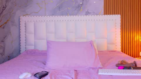 LITTLE AINHOA  online show from April 1, 7:55 pm