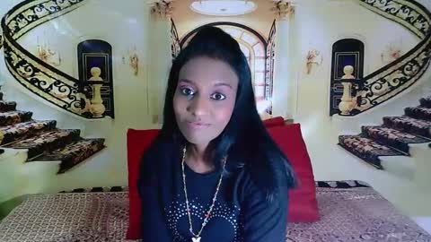Snapshot of indianlovebug chatting on January 6, 4:02 pm Leah online show from January 6, 4:02 pm