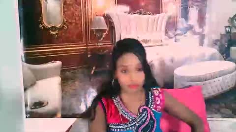 Snapshot of indianlovebug chatting on October 20, 6:35 pm Leah online show from October 20, 6:35 pm