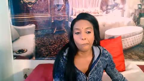 Snapshot of indianlovebug chatting on October 13, 6:37 am Leah online show from October 13, 6:37 am