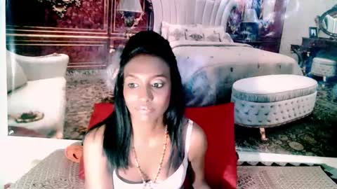 Snapshot of indianlovebug chatting on January 3, 7:38 am Leah online show from January 3, 7:38 am