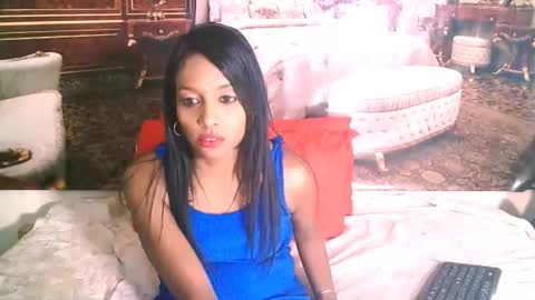 Snapshot of indianlovebug chatting on September 24, 8:59 pm Leah online show from September 24, 8:59 pm
