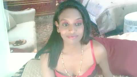 Snapshot of indianlovebug chatting on December 22, 9:53 pm Leah online show from December 22, 9:53 pm