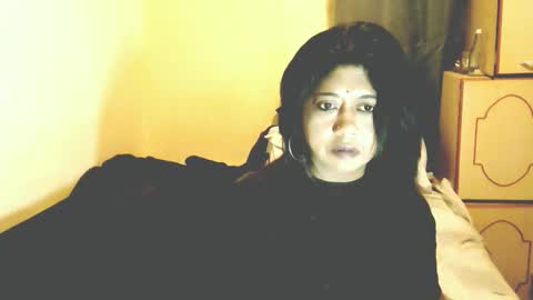 indianpleasures21 online show from April 13, 1:32 am