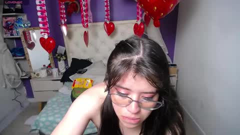 Snapshot of ingrid_casas chatting on February 24, 5:42 pm Ingrid petite online show from February 24, 5:42 pm