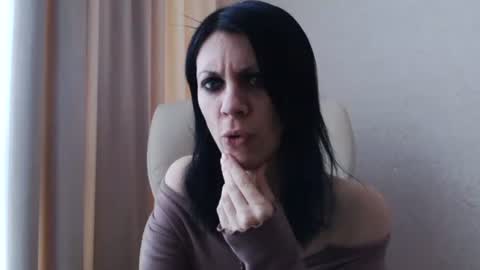 Snapshot of injaathome chatting on February 20, 10:48 am InjaAtHome online show from February 20, 10:48 am