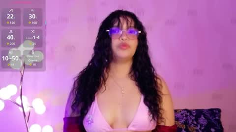 innocenthazel online show from May 14, 3:05 am