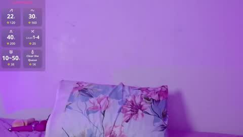 innocenthazel online show from November 29, 2:03 pm