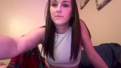 innocentlilsarah online show from February 6, 2:59 am