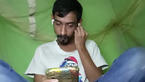 interne8famous online show from December 18, 1:17 pm