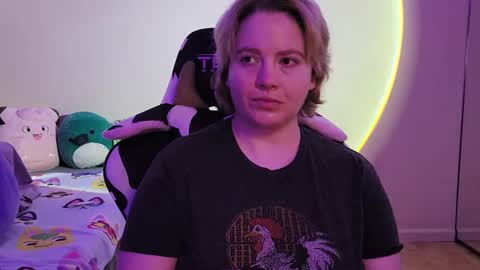 Faye online show from December 22, 8:58 pm