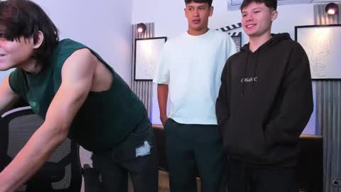 Snapshot of interracial_wallen chatting on March 12, 5:35 am Damian Sam Jack Daniel and James online show from March 12, 5:35 am