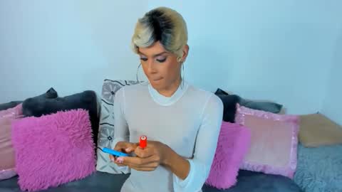 Snapshot of irenephill chatting on October 23, 2:57 am Irene Aguirre online show from October 23, 2:57 am