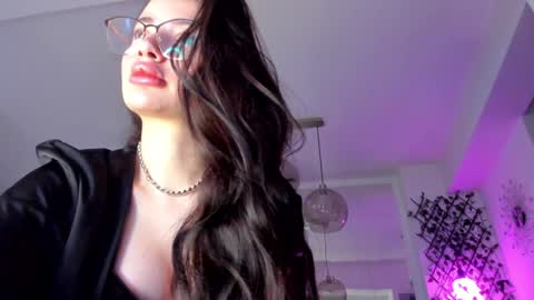 Snapshot of irenevon chatting on February 7, 6:24 am Ir s room online show from February 7, 6:24 am