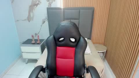  I R E N N E online show from February 25, 12:42 pm